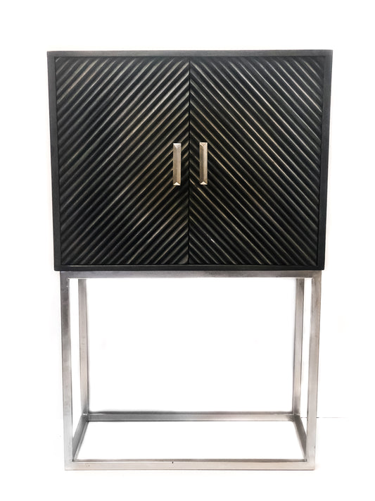 Wooden raised Chevron 2 Door Cabinet Barskåp