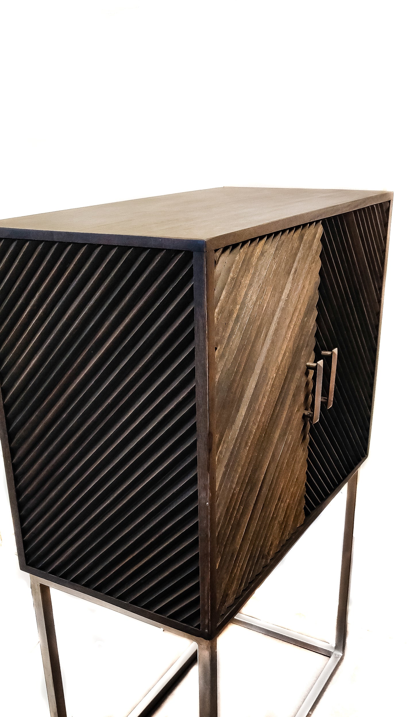 Wooden raised Chevron 2 Door Cabinet Barskåp